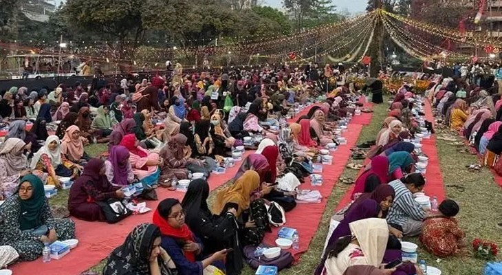 ১২০০ নারী শিক্ষার্থী নিয়ে ডাকসুর গণইফতার 